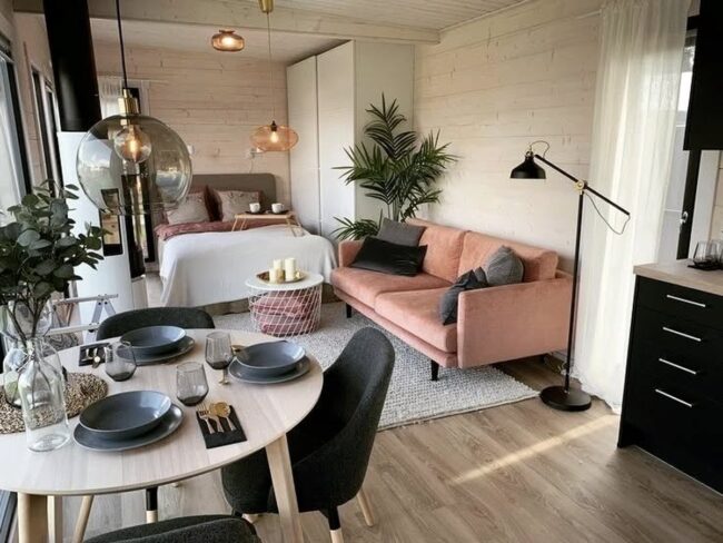 How to Maximize a Small Apartment Dining Area